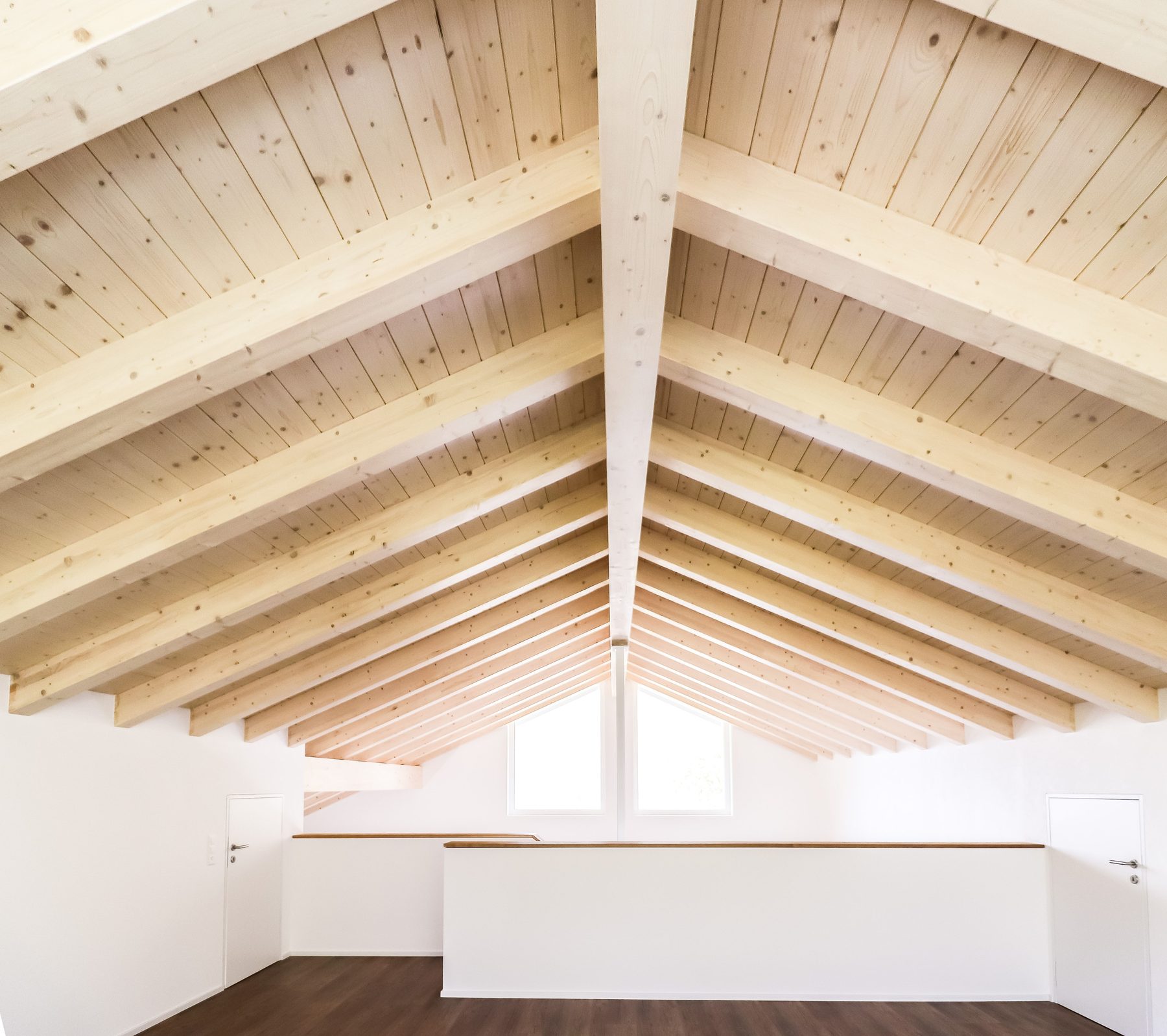 Architekturfotografie Aussenansicht Wallis – Grafisto